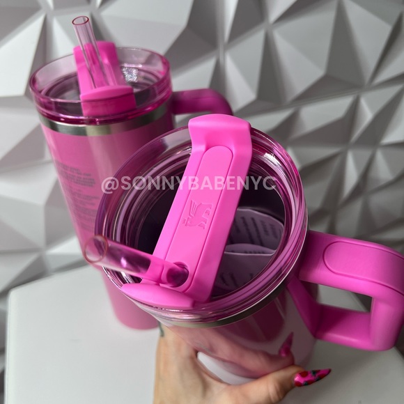 STANLEY × STARBUCKS WINTER PINK EXCLUSIVE
40oz - Picture 4 of 4